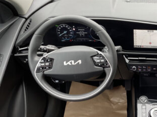 KIA Niro EV Silber 64,8 KWh AT 204 voll
