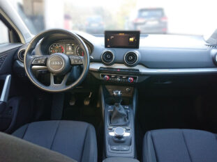 Audi Q2 30 TFSI intense voll