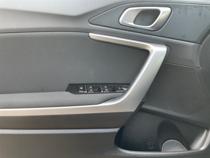 KIA XCeed Silber 1.0 TGDI voll