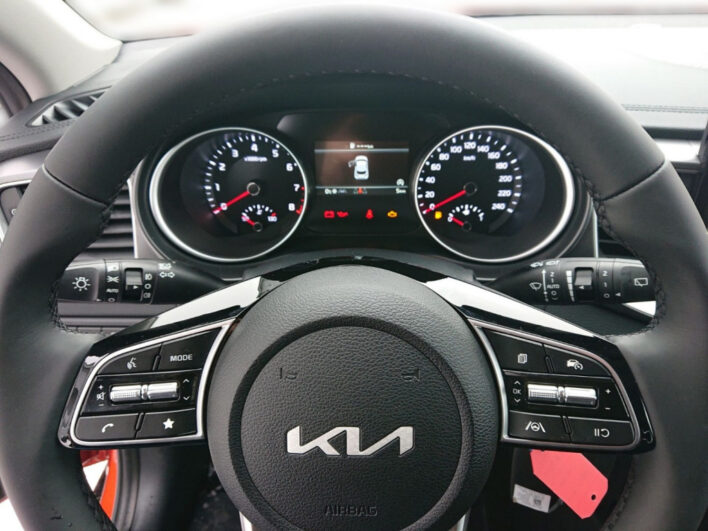 KIA Xceed Gold 1.6 CRDI DCT 48V voll